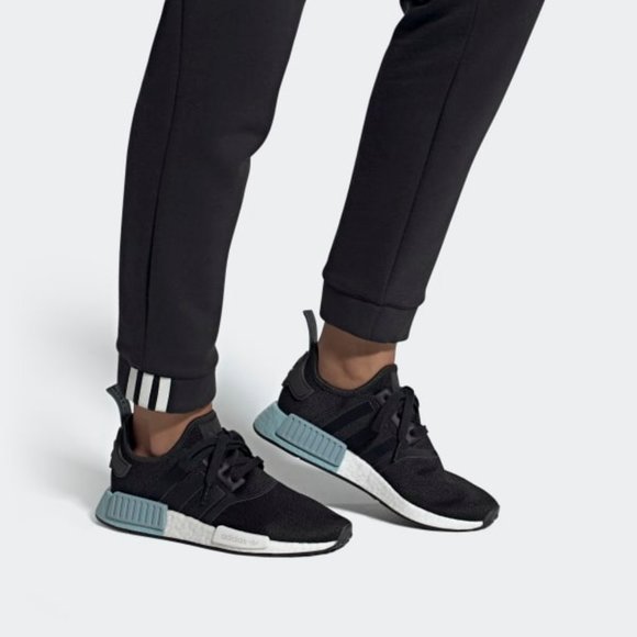 black and blue nmd r1